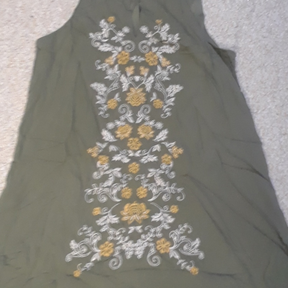 Dress - Picture 3 of 4